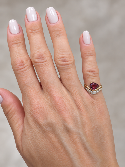 Onda Rhodolite Ring